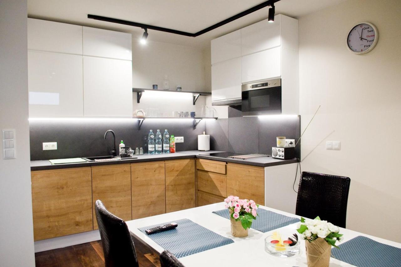 Apartamenty Dluga ノヴィ・タルク エクステリア 写真