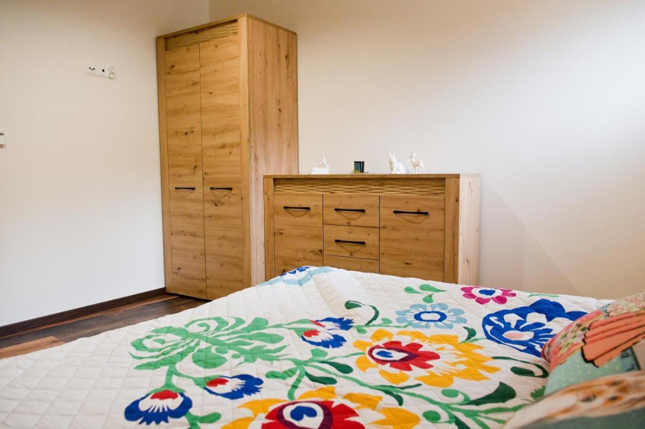 Apartamenty Dluga ノヴィ・タルク エクステリア 写真