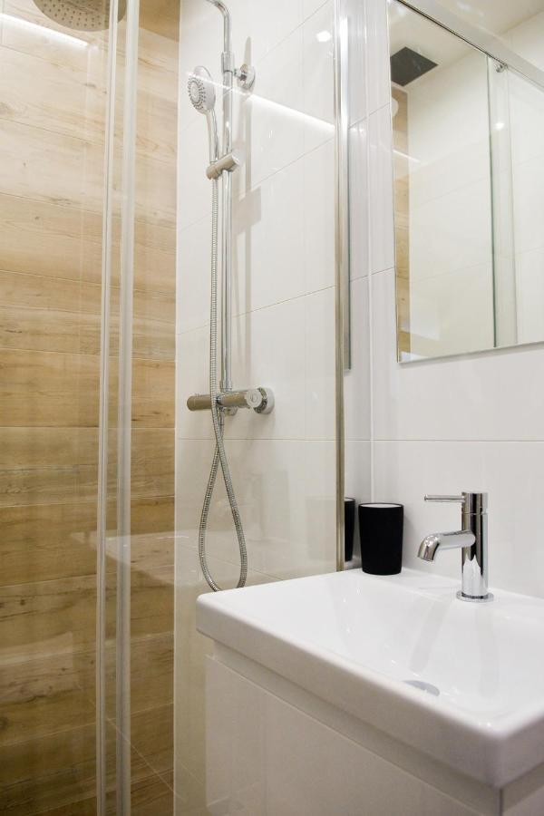 Apartamenty Dluga ノヴィ・タルク エクステリア 写真